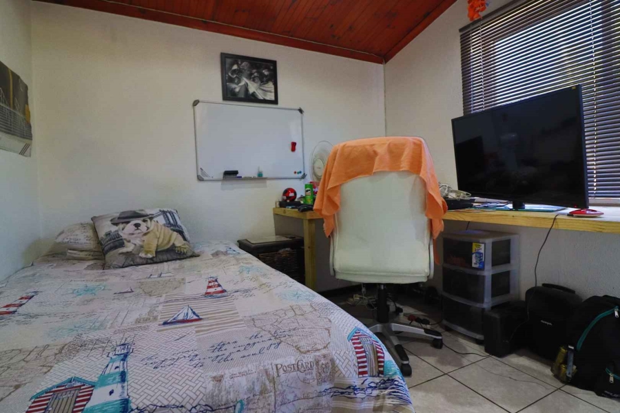 5 Bedroom Property for Sale in Sanddrift Western Cape